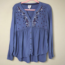 Load image into Gallery viewer, Medium Knox Rose Boho Blue Embroidered Floral Print V-Neck Babydoll Top
