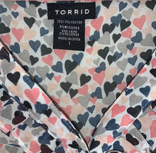 Load image into Gallery viewer, Torrid HEART PRINT RUFFLED BUTTON FRONT TANK TOP