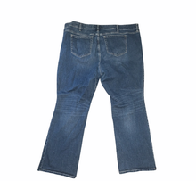 Load image into Gallery viewer, Torrid | BOYFRIEND VINTAGE STRETCH JEANS