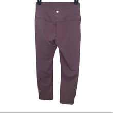 Load image into Gallery viewer, Large Yogalicious Purple Cropped Leggings
