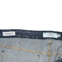 Load image into Gallery viewer, Sz 26 Torrid SLIM BOOT JEAN - VINTAGE STRETCH DARK WASH