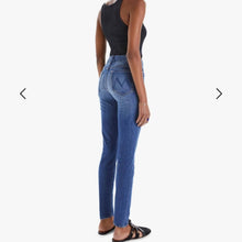 Load image into Gallery viewer, Size 24 MOTHER THE LOOKER Where Is My Mind? High Rise Skinny Jeans