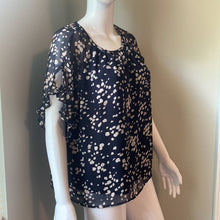 Load image into Gallery viewer, Large Madewell Memento Blue Ruffle Sleeve Floral Top