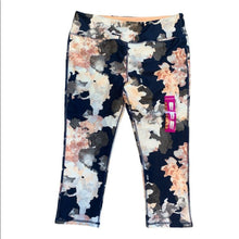 Load image into Gallery viewer, Size XL Marika Sport NWT High Rise Squat Proof Dry-Wik Capri Leggings in Blush Navy
