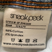 Load image into Gallery viewer, Size 7 Sneak Peek Light Wash Boyfriend Sexy Cuffed Distressed Jeans
