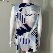 Load image into Gallery viewer, Size Medium Torrid NWOT MULTI GEO GEORGETTE PEPLUM TIE FRONT SLEEVELESS BLOUSE