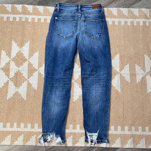 Load image into Gallery viewer, Size 25 Judy Blue High Waisted Distressed Frayed Hem Skinny Jeans