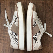 Load image into Gallery viewer, Size 6.5 CROWN VINTAGE KALINDA Snake Print SNEAKERS