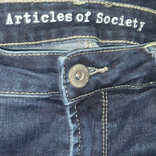Load image into Gallery viewer, Size 29 Articles Of Society carley release hem cropped jeans