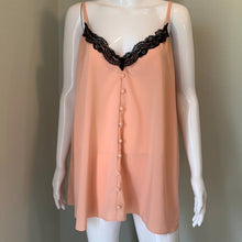 Load image into Gallery viewer, Size 3X Torrid NWOT PEACH & BLACK LACE BUTTON CAMI