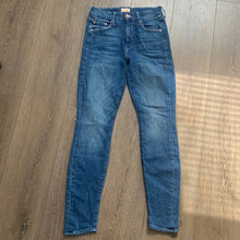 Load image into Gallery viewer, Size 24 MOTHER THE LOOKER Where Is My Mind? High Rise Skinny Jeans