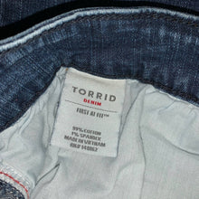 Load image into Gallery viewer, Sz 26 Torrid SLIM BOOT JEAN - VINTAGE STRETCH DARK WASH