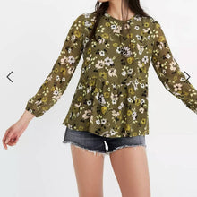 Load image into Gallery viewer, Madewell Georgette Peplum Top in Wildblooms