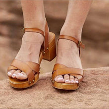 Load image into Gallery viewer, Sz 7 Altar’d State Nivia Wooden Block Heels