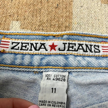 Load image into Gallery viewer, Junior's 11 Zena Jeans Vintage Light Wash High Waisted Denim Shorts
