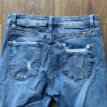 Load image into Gallery viewer, Size 5 KanCan Loveland Mid Rise Distressed Fray Hem Skinny Cropped Ankle Jeans