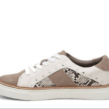 Load image into Gallery viewer, Size 6.5 CROWN VINTAGE KALINDA Snake Print SNEAKERS