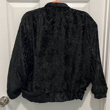 Load image into Gallery viewer, Medium Vintage Black Crushed Velvet Floral Print Bomber Jacket