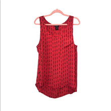 Load image into Gallery viewer, Size 0X Torrid Red ARROW PRINT GEORGETTE POCKET TANK TOP