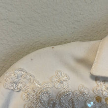 Load image into Gallery viewer, XS Vintage Western Collection Styles White Fringe Pearl Snap Button Up Rodeo Shirt