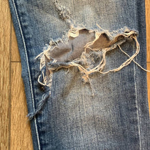 Load image into Gallery viewer, Size 5 KanCan High Rise Distressed Skinny Jeans