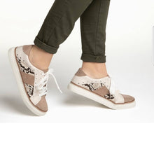 Load image into Gallery viewer, Size 6.5 CROWN VINTAGE KALINDA Snake Print SNEAKERS