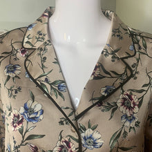 Load image into Gallery viewer, Small Ro & De NWOT Beige Satin Floral Button Up Long Sleeve Top