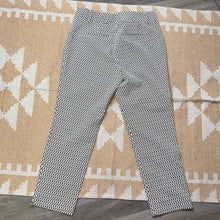 Load image into Gallery viewer, Size 8 Ann Taylor Black & Ivory Printed Ankle Cropped Dress Pants