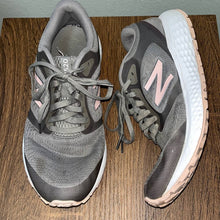 Load image into Gallery viewer, Size 9 New Balance Gray Pink White Running Tennis Shoes