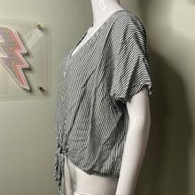 Load image into Gallery viewer, Size XL Universal Thread Navy Blue & White Stripe Button Up Top