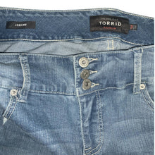 Load image into Gallery viewer, Size 16 Torrid SIDE STRIPE JEGGING - PREMIUM STRETCH LIGHT WASH
