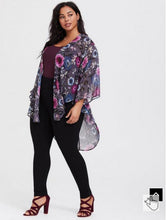 Load image into Gallery viewer, 5/6X Torrid Floral Metallic Plus Size Chiffon Shirttail Kimono
