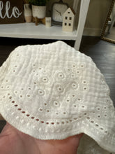 Load image into Gallery viewer, 4T Gerber Modern Moments White Islet Top
