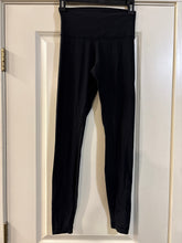 Load image into Gallery viewer, 4 Lululemon Black Seamless High Rise Leggings
