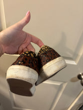Load image into Gallery viewer, 7.5 Madewell Sidewalk Low-Top Sneakers in Painted Leopard Colorblock Calf Hair
