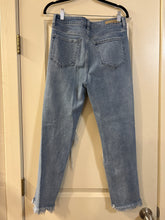 Load image into Gallery viewer, Size 9 Cello High Waisted Distressed Raw Hem Jeans
