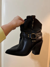 Load image into Gallery viewer, Size 6 Jessica Simpson Black Almond Toe Heeled Boots
