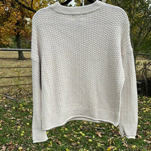 Load image into Gallery viewer, Large Universal Threads Tan Knit Sweater
