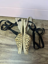Load image into Gallery viewer, Size 9 Anthropologie Soludos Leopard Dot Espadrille Flat Sandals
