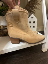 Load image into Gallery viewer, 6.5 French Connection NWOT Women's Carrie Western Cowboy Booties
