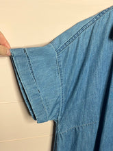 Load image into Gallery viewer, Medium Old Navy Chambray Short Sleeve Cotton Dress
