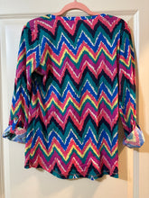 Load image into Gallery viewer, Medium Lilly Pulitzer Cotton Chevron Colorful Top
