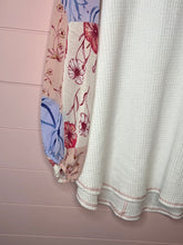 Load image into Gallery viewer, 2XL Waffle Knit Floral Print Long Sleeve Top
