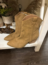Load image into Gallery viewer, 9 DV by Dolce Vita Karyn Western Cowboy Boots
