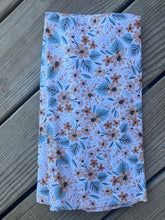 Load image into Gallery viewer, NWT Floral Cotton Kitchen Hand Towels Two Pack
