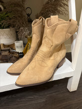 Load image into Gallery viewer, 6.5 French Connection NWOT Women's Carrie Western Cowboy Booties
