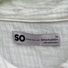Load image into Gallery viewer, Medium SO Cotton Gauze Short Sleeve Button Front Shirt
