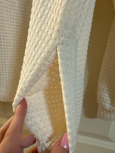 Load image into Gallery viewer, Medium/ Large Knox Rose Waffle Knit Cardigan With Pockets

