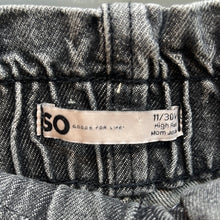 Load image into Gallery viewer, Size 30 SO Black Elastic Waist High Rise Mom Jeans
