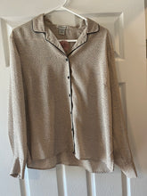 Load image into Gallery viewer, XL Notations Vintage Tan &amp; Black Polka Dot Button Up Blouse
